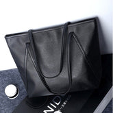 Generously Sized Tote Handbag �Angled Topstitching Mssza