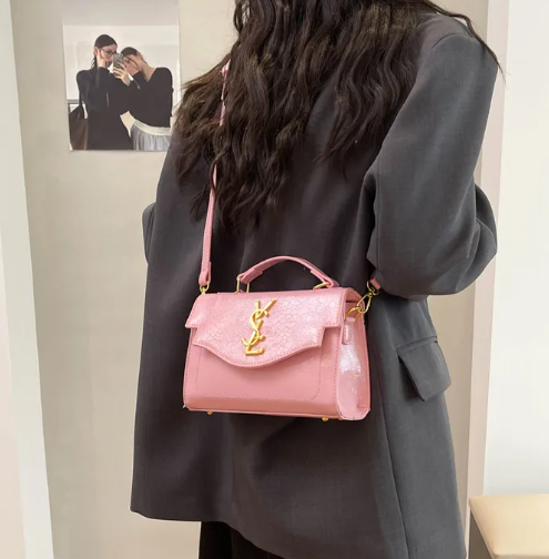 Luxury Textured Shoulder Purse with Detachable Chain Strap, Convertible Underarm Clutch Structured Envelope Crossbody Bag Mssza