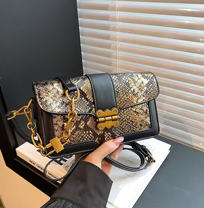 Butterfly Lock Buckle Leather Crossbody Small Square Designer Snake Handbags Mssza