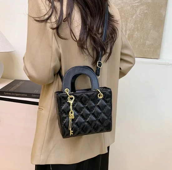 Casual PU Leather Simple Design High Quality Fashionable Versatile Crossbody Shoulder Bag Mssza
