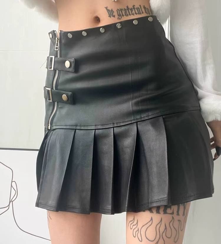 Casual Pu Leather Mini Pleated Zipper Rivet Side Slit Loose Short Skirt Mssza