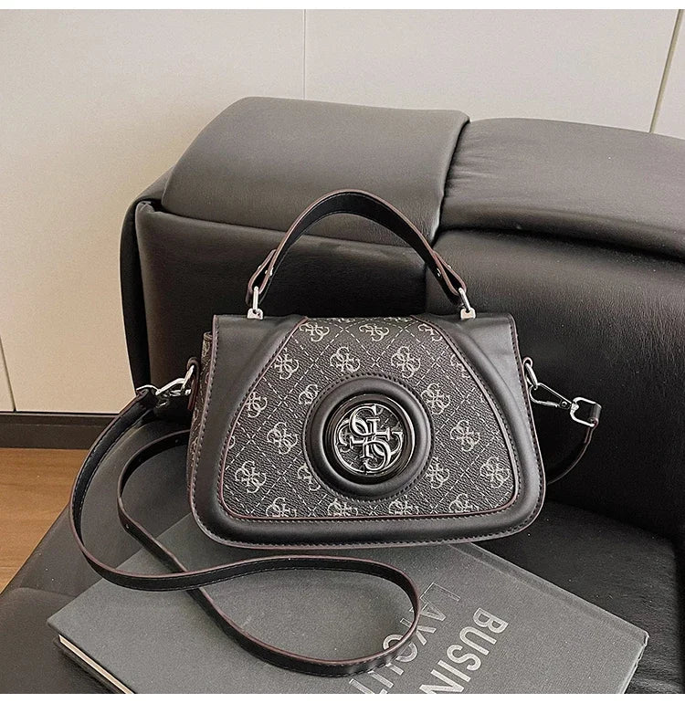 Chic Vintage Minimalist Designer Leather Large Capacity Crossbody Bag Mssza
