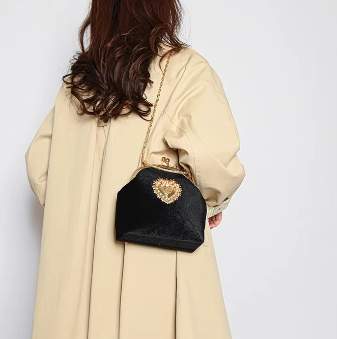 Diamonds Chains Velvet Frame Heart Shoulder and Crossbody Dinner Hand Bags Mssza