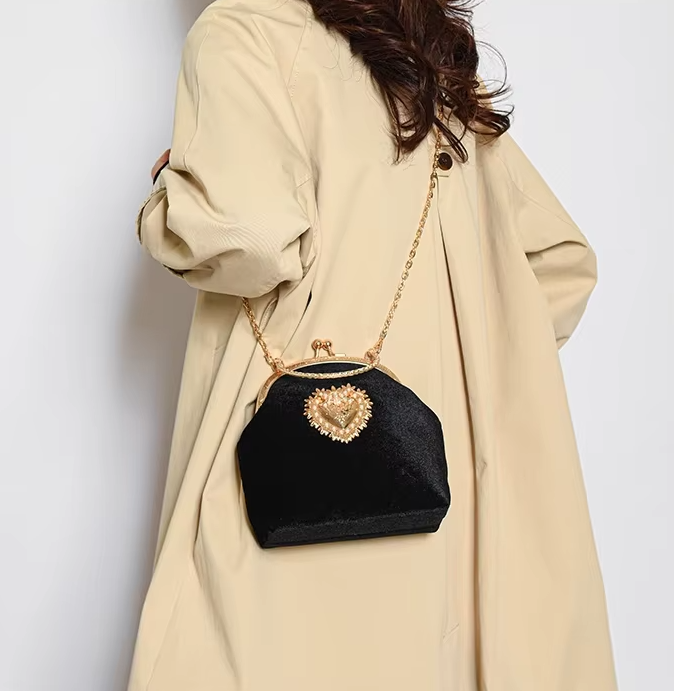 Diamonds Chains Velvet Frame Heart Shoulder and Crossbody Dinner Hand Bags Mssza