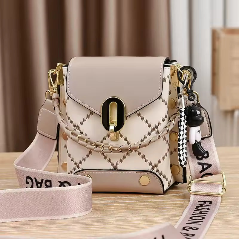 Elegant Chain Leather Diamond Lattice Daily Commuter Shoulder Crossbody Bag Mssza