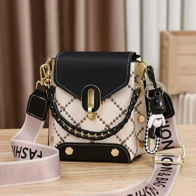 Elegant Chain Leather Diamond Lattice Daily Commuter Shoulder Crossbody Bag Mssza