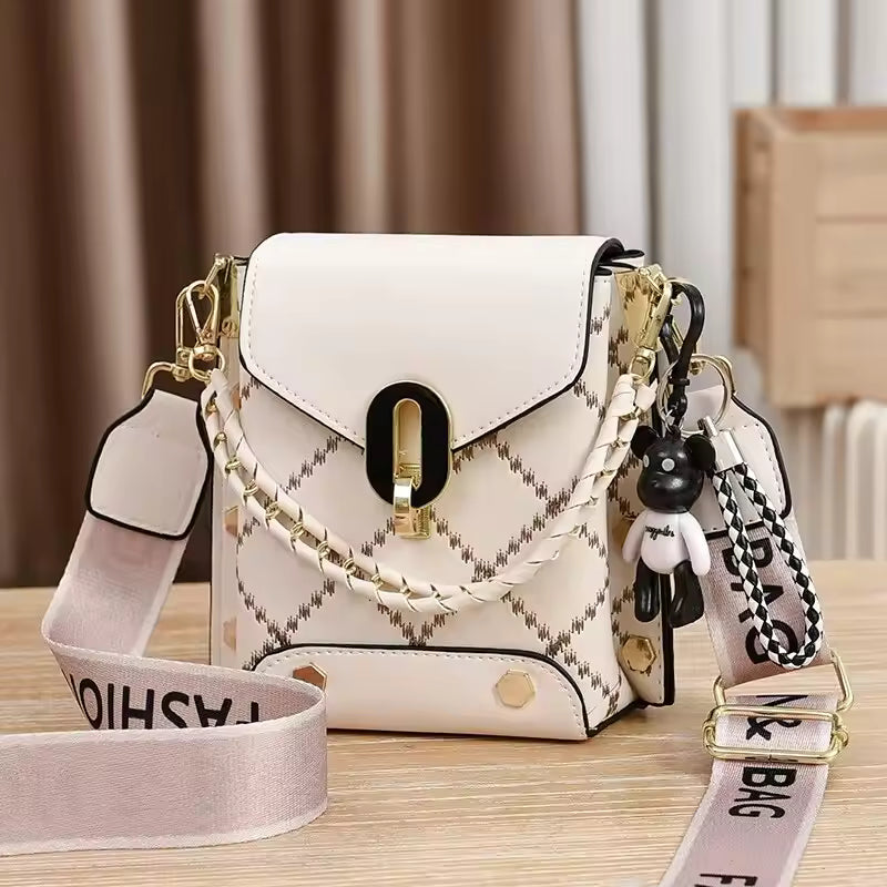 Elegant Chain Leather Diamond Lattice Daily Commuter Shoulder Crossbody Bag Mssza