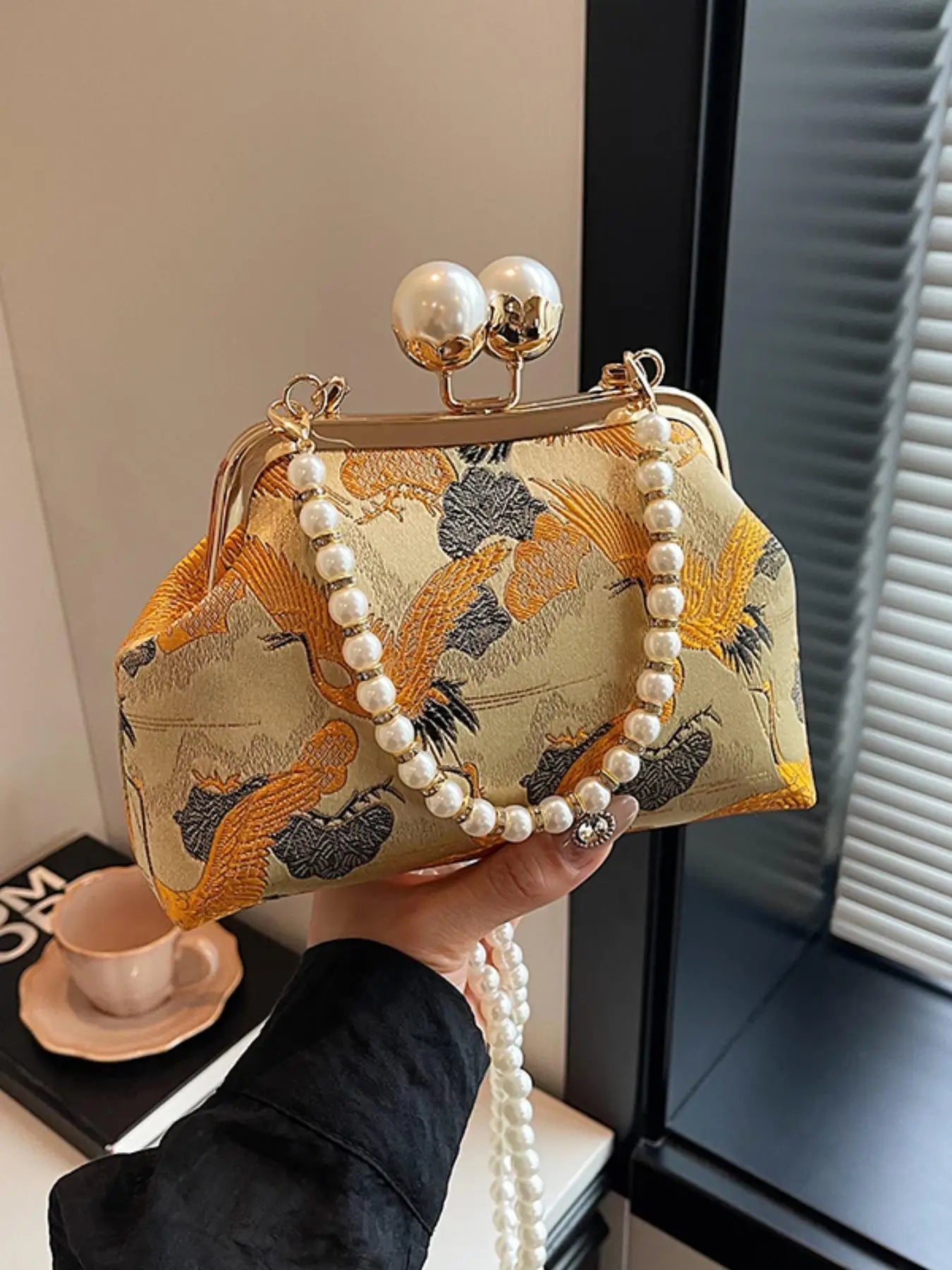 Elegant Fashionable With Contrasting Flower Print Simple Pearl Chain And Clip-On Evening Crossbody Bag Mssza