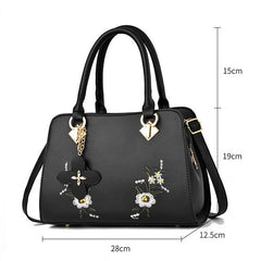 Small fresh embroidered small square bag Mssza