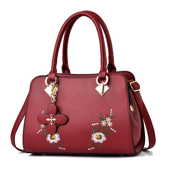 Small fresh embroidered small square bag Mssza