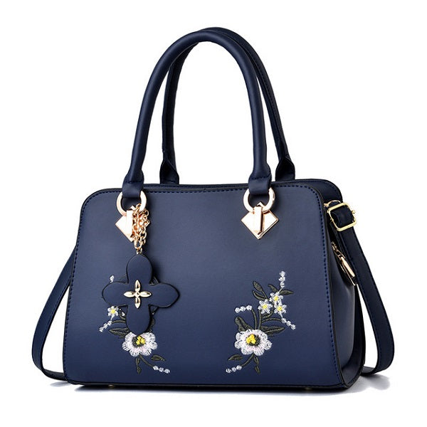 Small fresh embroidered small square bag Mssza