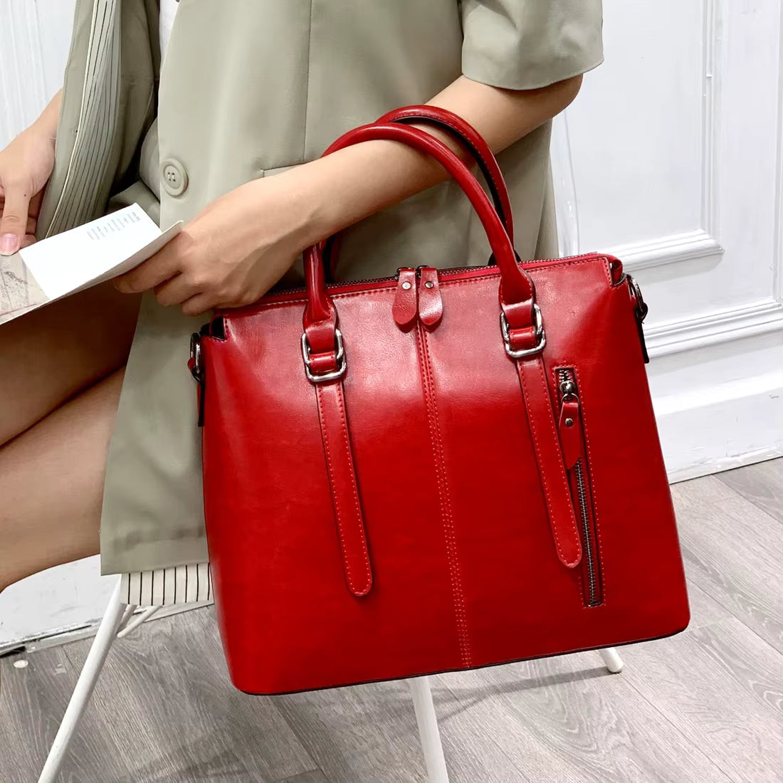Genuine Leather Casual Designer Oil Wax Cowhide Messenger Tote Bag Mssza