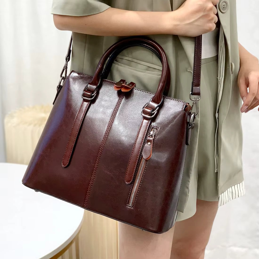 Genuine Leather Casual Designer Oil Wax Cowhide Messenger Tote Bag Mssza