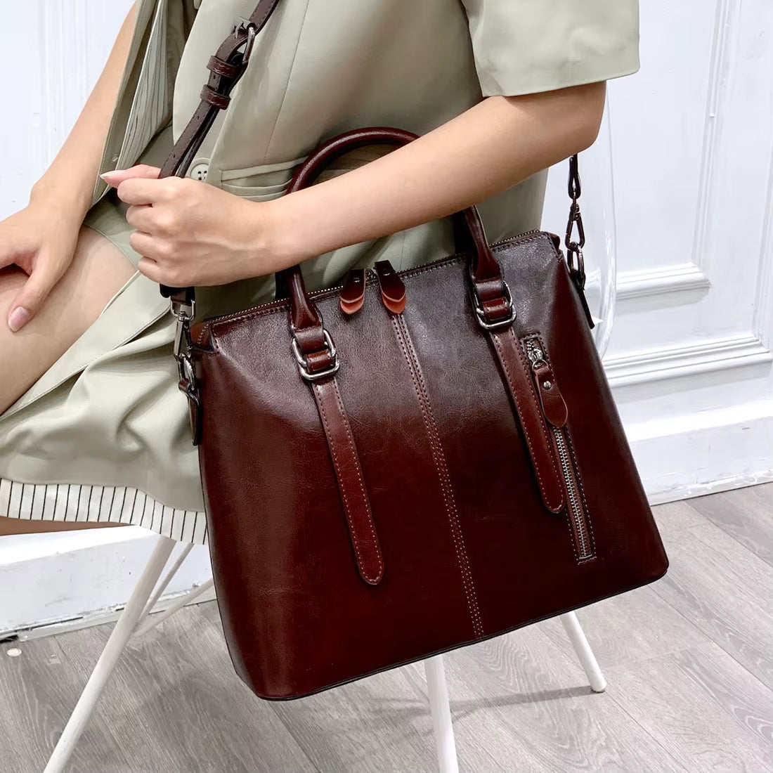 Genuine Leather Casual Designer Oil Wax Cowhide Messenger Tote Bag Mssza