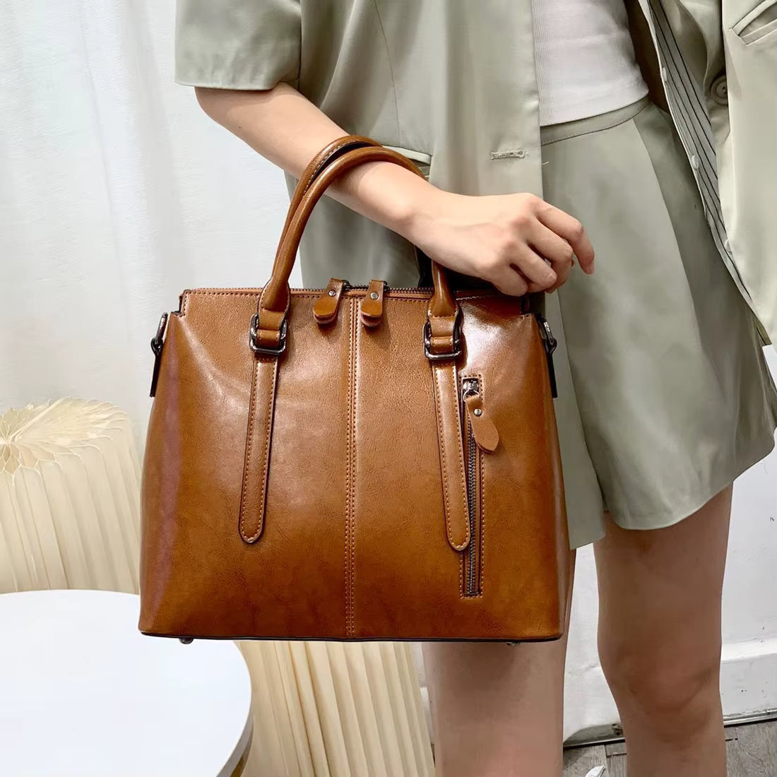 Genuine Leather Casual Designer Oil Wax Cowhide Messenger Tote Bag Mssza