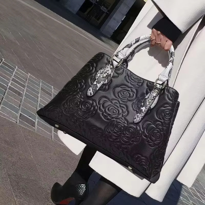 Large Capacity Embossed Cowhide One-Shoulder Handbag Mssza