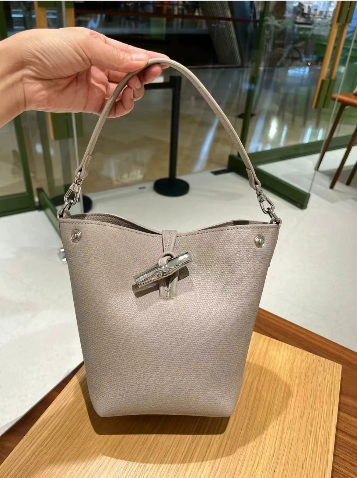 Litchi Pattern Simple and Versatile One Shoulder Cross Shoulder Bamboo Bucket Bag Mssza