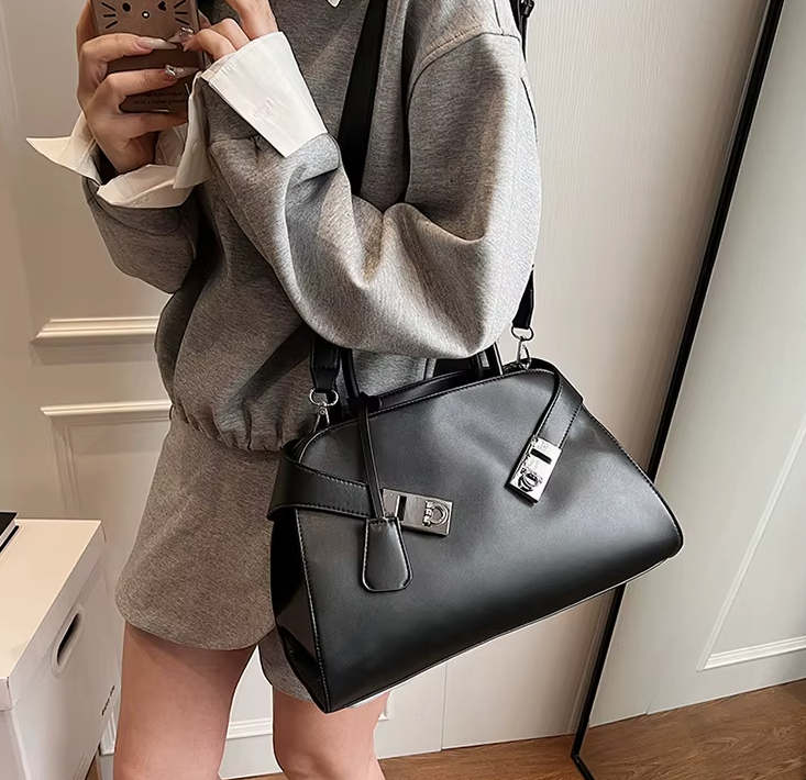 Luxury Chic Lock Shoulder Pu Leather Large Capacity Handbags Mssza