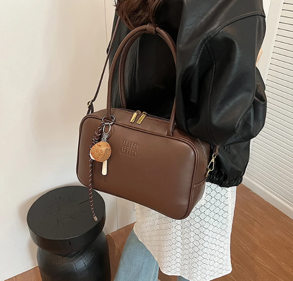 Luxury Designer Large-Capacity One-Shoulder Bowling Versatile Messenger Bag Mssza