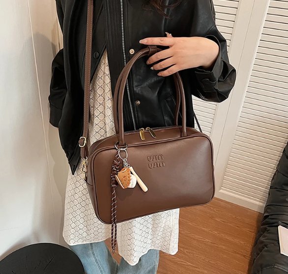 Luxury Designer Large-Capacity One-Shoulder Bowling Versatile Messenger Bag Mssza