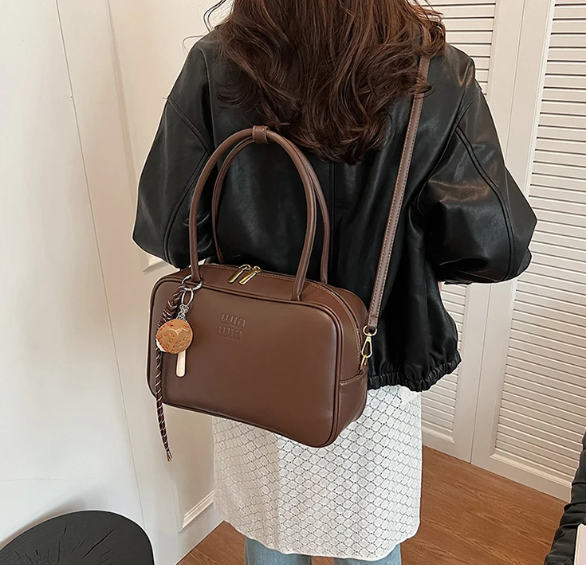 Luxury Designer Large-Capacity One-Shoulder Bowling Versatile Messenger Bag Mssza