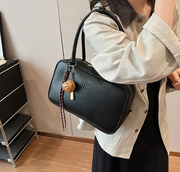 Luxury Designer Large-Capacity One-Shoulder Bowling Versatile Messenger Bag Mssza