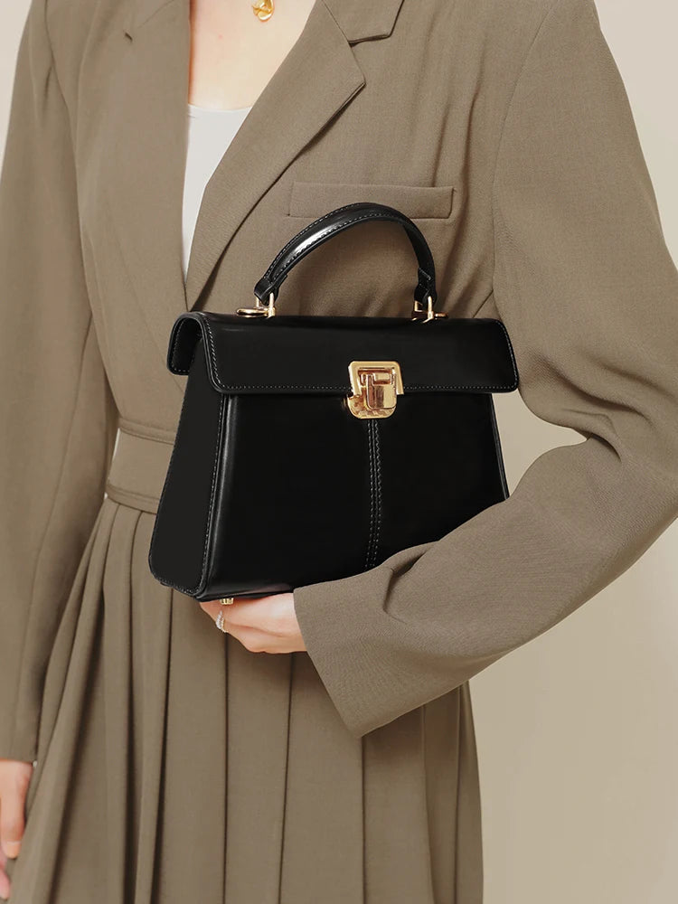 Luxury Genuine Leather Branded Fashionable and Versatile Scarf Decor With Crossbody Handbag Mssza