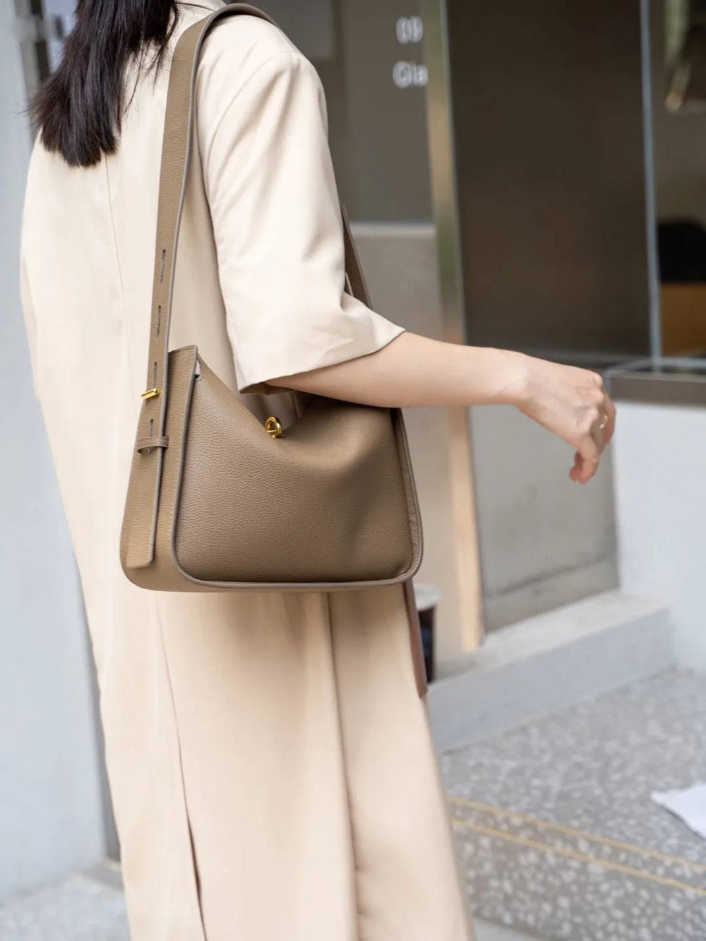 Luxury Head Layer Cowhide Leather Wide Shoulder Strap Large Capacity Bag Mssza