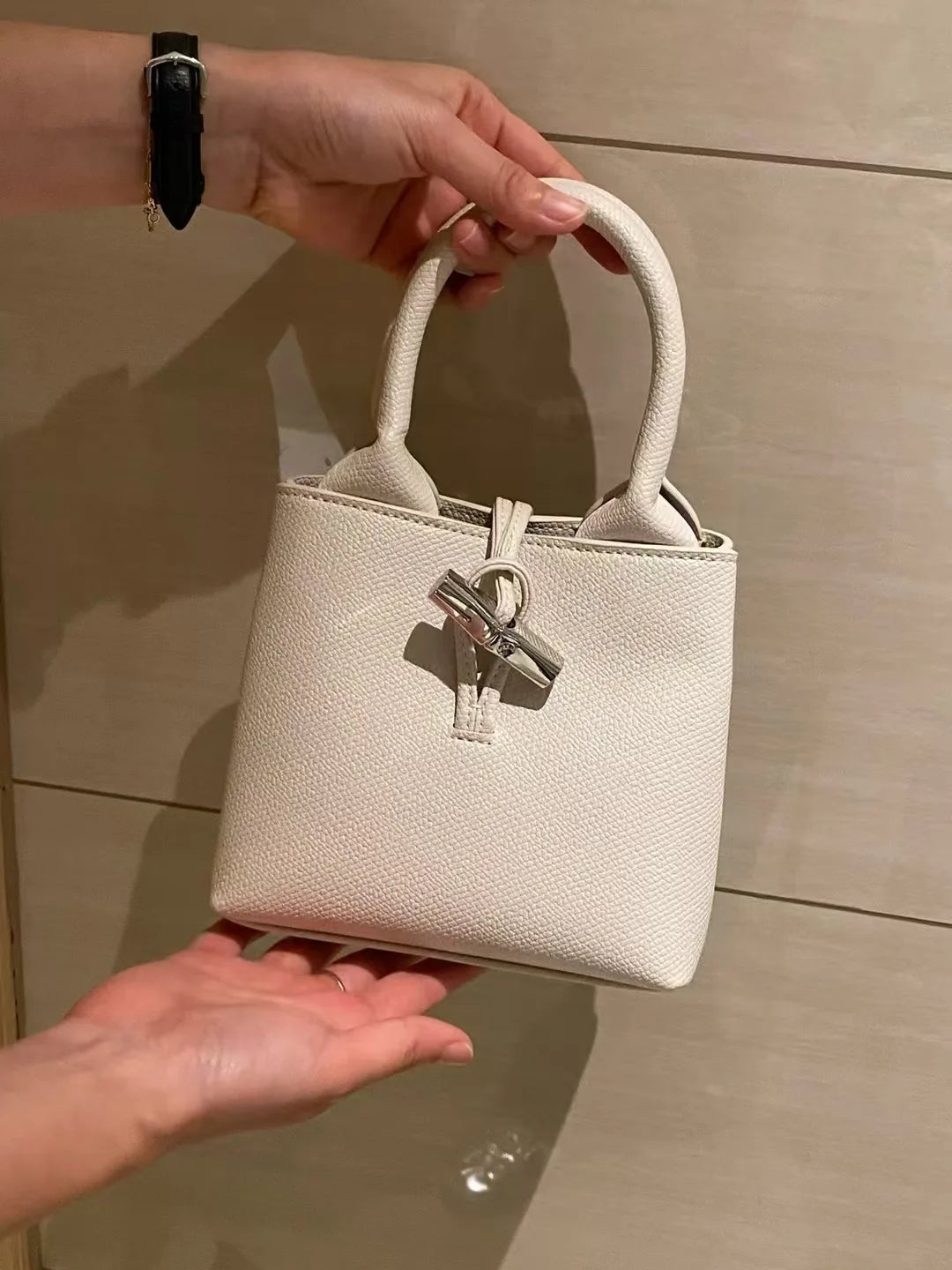 Luxury Light Leather High-quality Bamboo Mini Phone Water Bucket Crossbody Bag Mssza