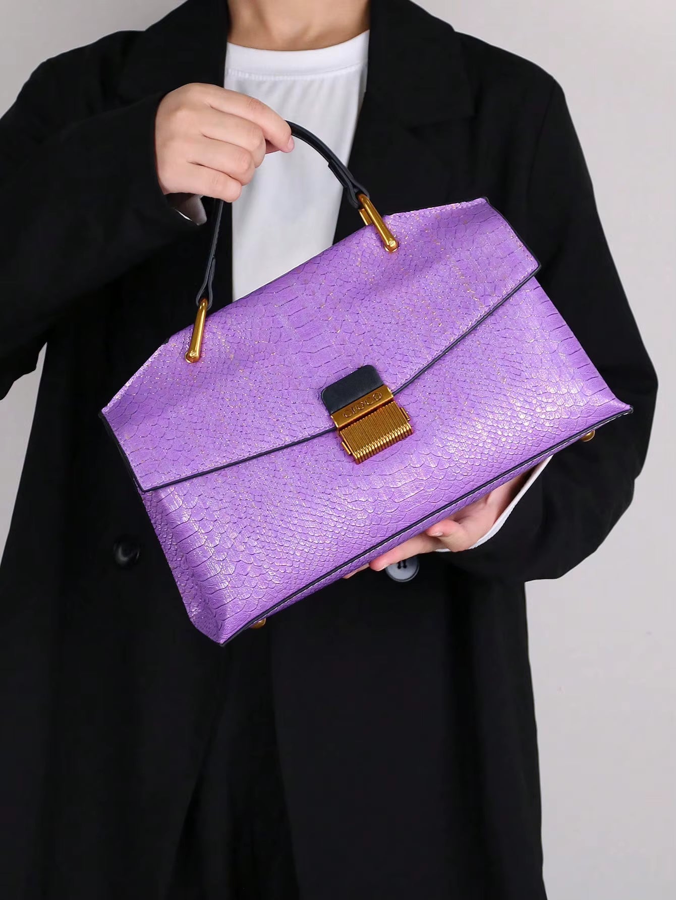 Luxury Snake Shaped Lightweight Large Capacity One Shoulder Handbag Mssza