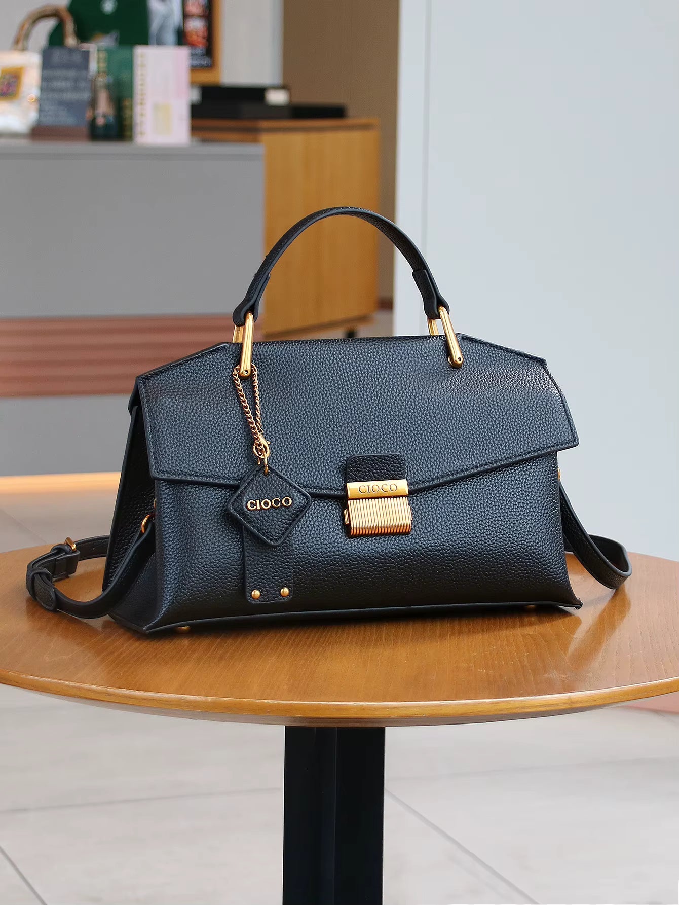 Luxury Retro High Grade Lightweight Large Capacity One Shoulder Handbag Mssza