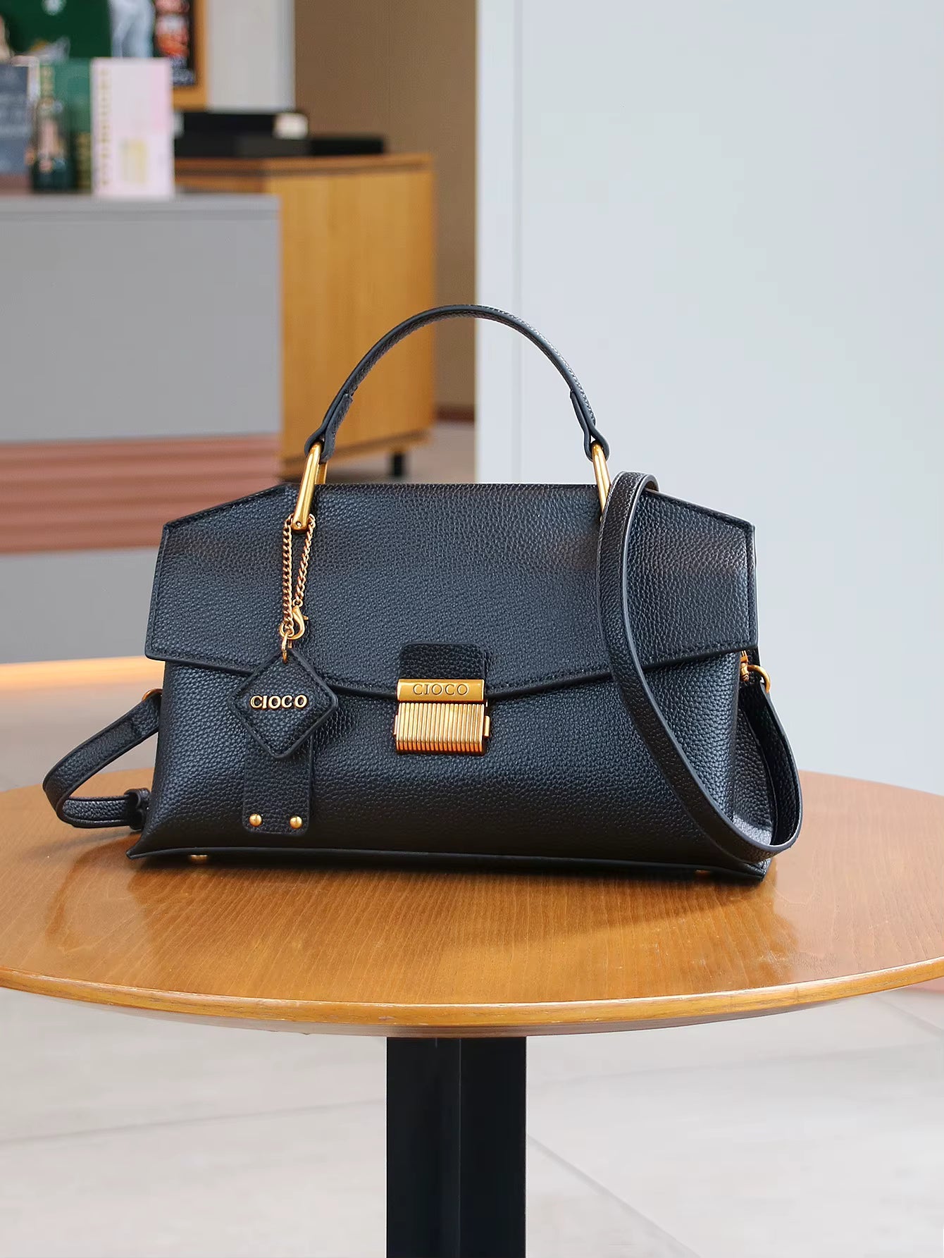 Luxury Retro High Grade Lightweight Large Capacity One Shoulder Handbag Mssza
