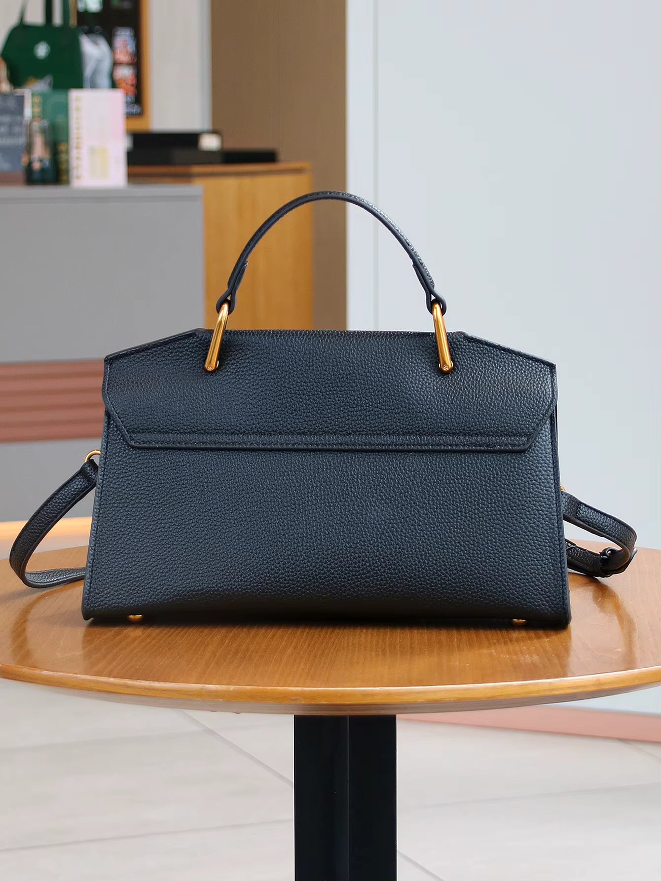 Luxury Retro High Grade Lightweight Large Capacity One Shoulder Handbag Mssza