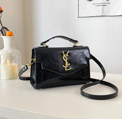 Luxury Textured Shoulder Purse with Detachable Chain Strap, Convertible Underarm Clutch Structured Envelope Crossbody Bag Mssza