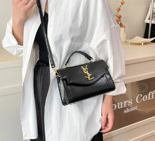 Luxury Textured Shoulder Purse with Detachable Chain Strap, Convertible Underarm Clutch Structured Envelope Crossbody Bag Mssza
