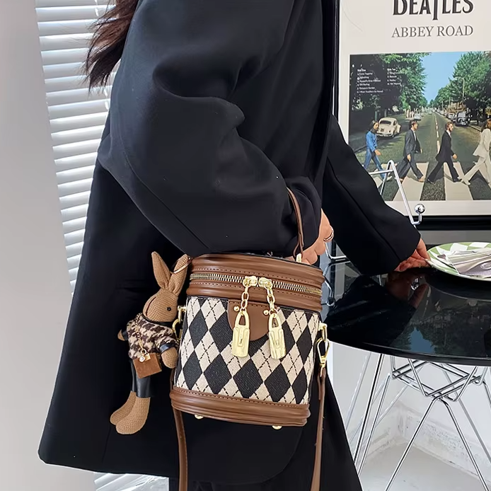 Luxury Zipper Leather Bucket Trend Small Handbags With Dolls Mssza