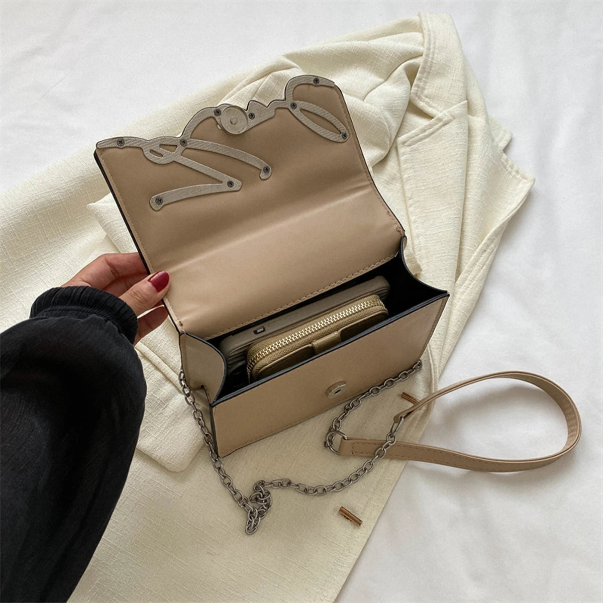 Metal Letter Chain Link Strap Magnetic Button for Daily Use Crossbody Bag Mssza