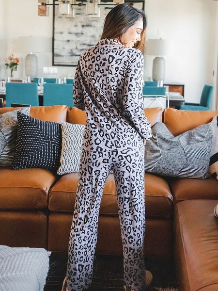 Pajamas Giraffe Print Turndown Collar Long Sleeves Polyester Lingerie Sleepwear Mssza