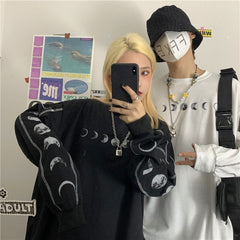 Retro Moon Print Loose O-Neck Long Sleeves T-Shirt Mssza