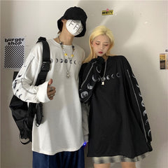 Retro Moon Print Loose O-Neck Long Sleeves T-Shirt Mssza
