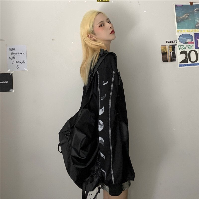 Retro Moon Print Loose O-Neck Long Sleeves T-Shirt Mssza