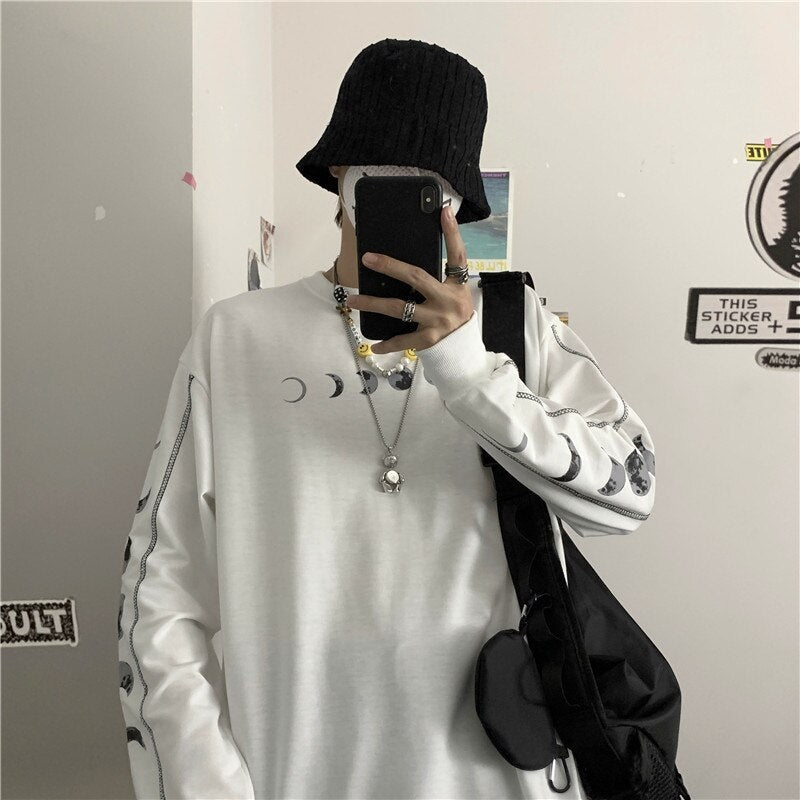 Retro Moon Print Loose O-Neck Long Sleeves T-Shirt Mssza