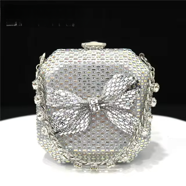 Diamond Inlaid Bow Square Box American Style Clutch Mssza