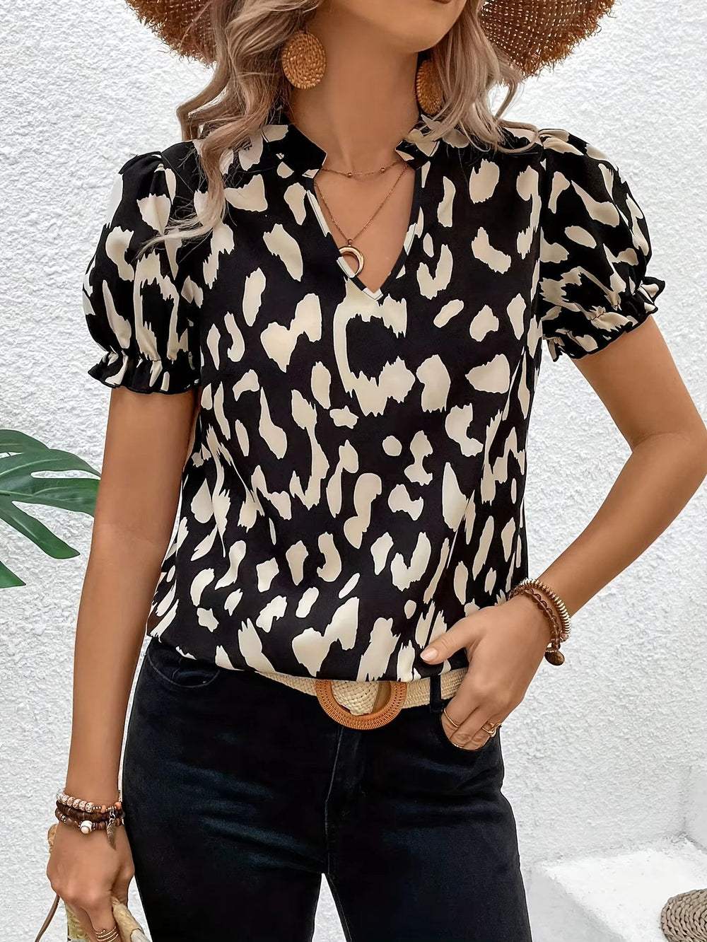 V-neck short-sleeved Directional pattern-making shirts Mssza