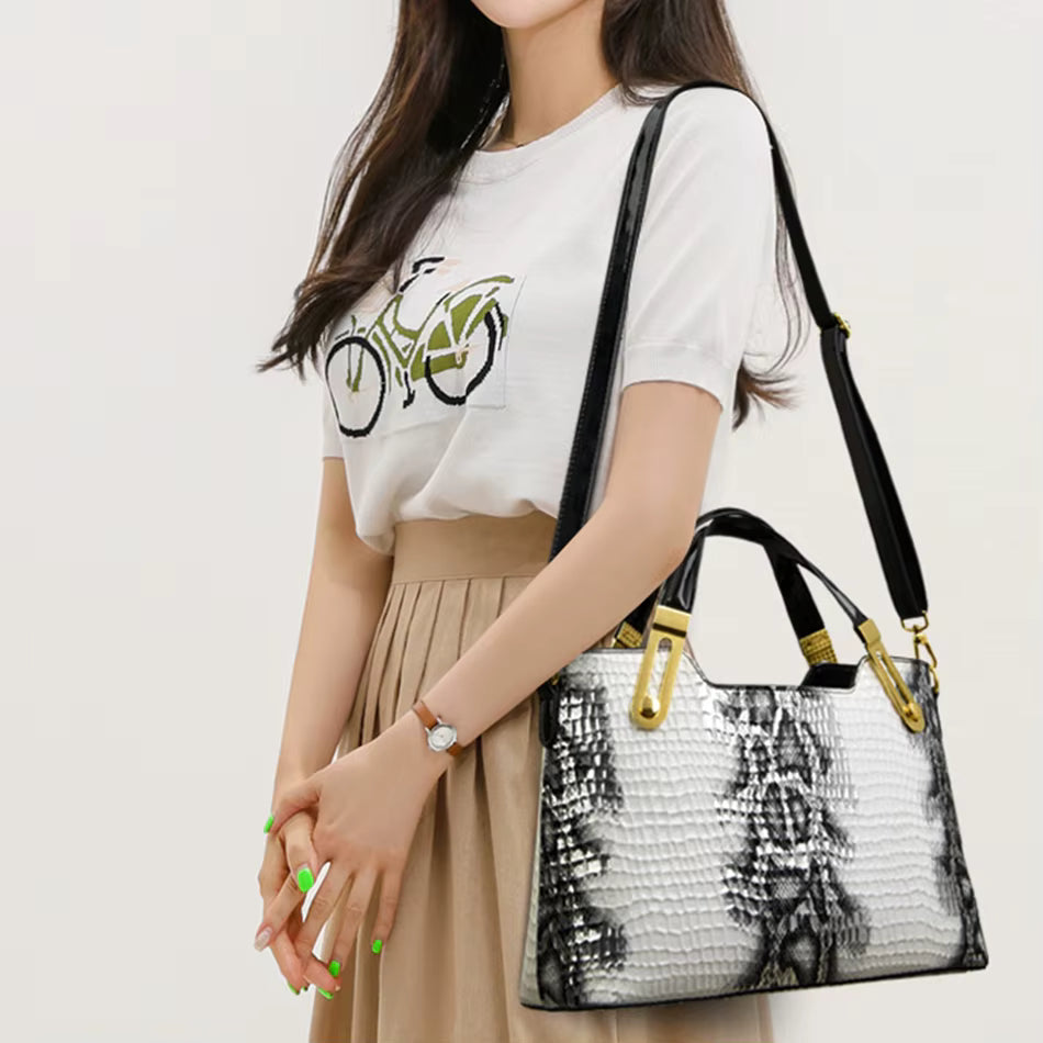 Trend Patent Leather Noble Python Pattern Luxury Party Handbag Mssza