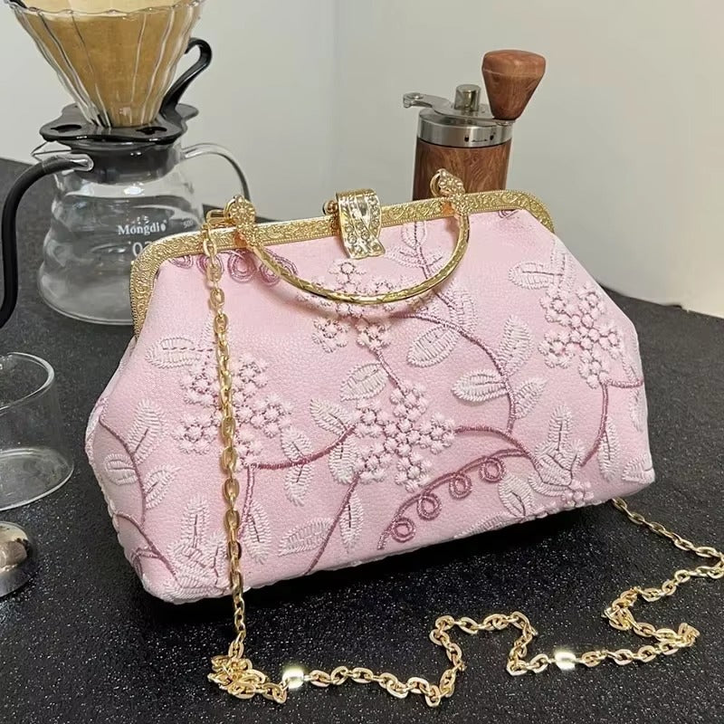Vintage Designer Handmade Lock Shell Clip With Chain Clutch Mssza