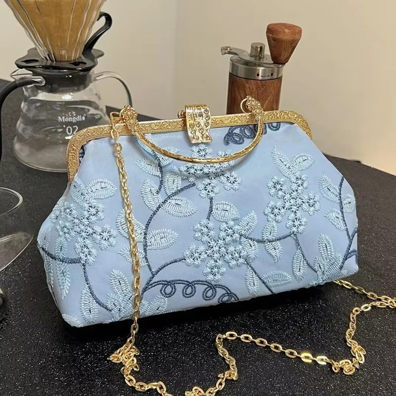 Vintage Designer Handmade Lock Shell Clip With Chain Clutch Mssza