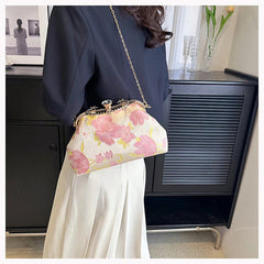 Flowers Three-Dimensional Clutch Mssza