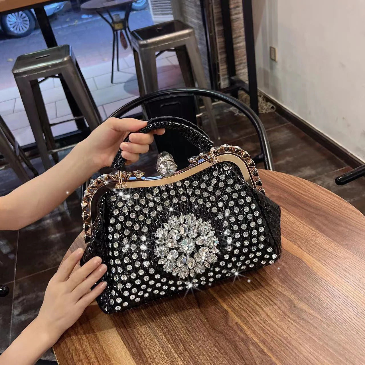 Luxury Diamonds Leather Design Clip Rhinestone Bag Mssza